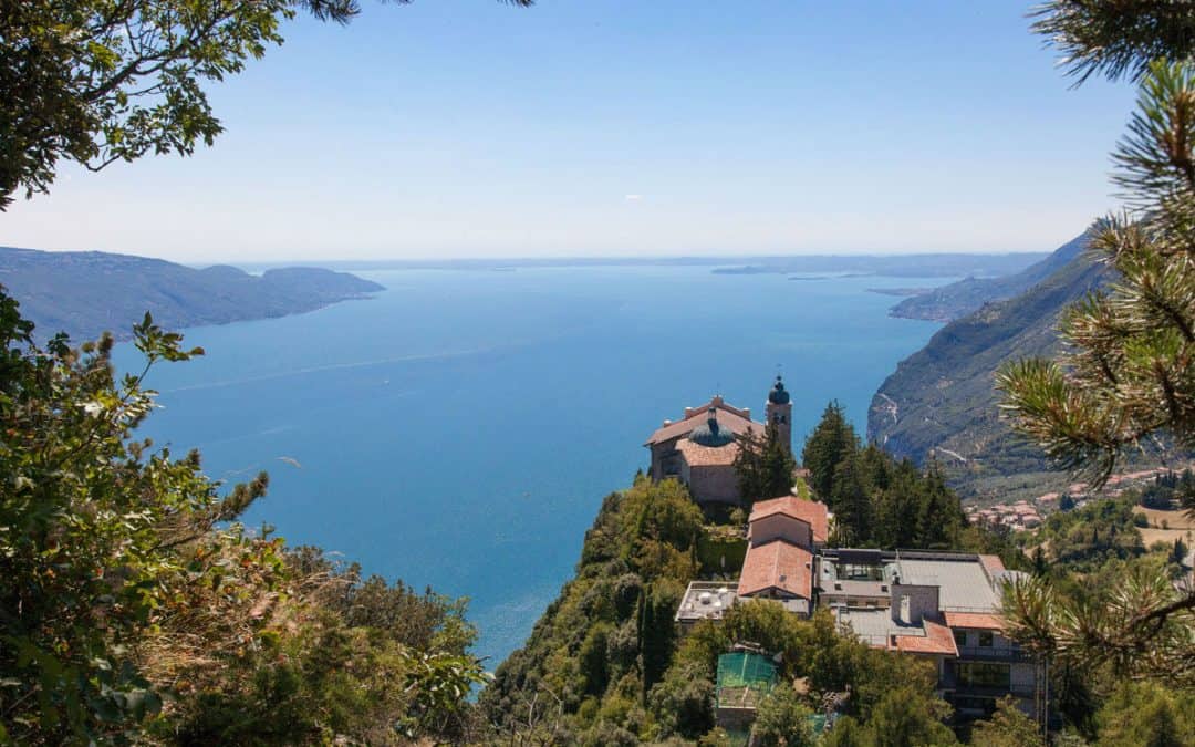 Intitolato a Carlo Maria Martini l’Eremo di Montecastello