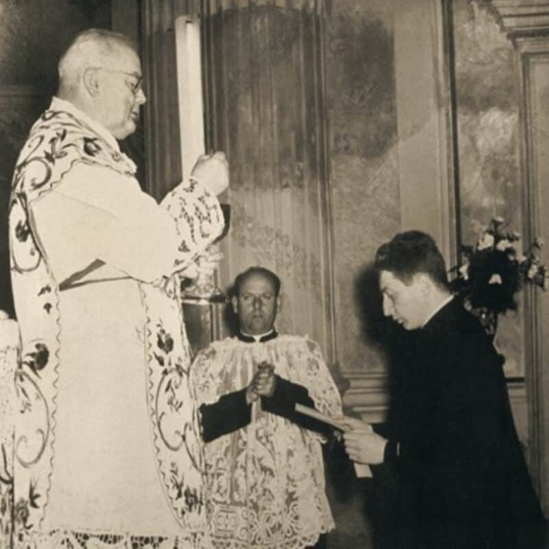 Il 13 luglio 1952 l’ordinazione presbiterale di p. Martini